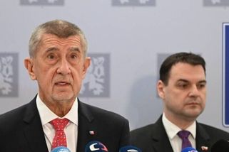 Česká delegace míří do Ankary. Babiš odmítl koordinaci s Pavlem, Macinka si před odletem do prezidenta rýpl