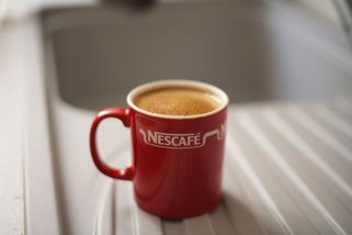 Nejhorší rozpustná káva ze supermarketu. Češi jí kupují aby ušetřili, ale neví, že stojí za nic