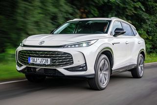 Poslední šance! MG vyprodává sklady, prima SUV s benziňákem a automatem můžete koupit s velkou slevou - Garáž.cz