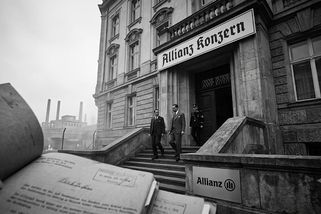 Od pojišťování Osvětimi po miliardové odškodnění: Proč Allianz musela rozkrýt svou temnou minulost - Médium.cz