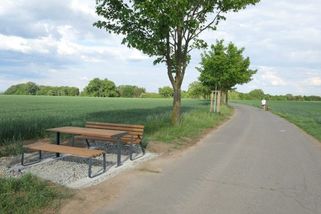 Cyklostezka u Prahy projde rekonstrukcí. Dostane tři vrstvy asfaltu - Aktuálně z Brandýska - Články na Seznamu