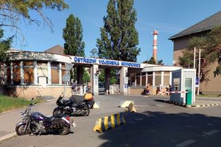 Policie zasahuje v Ústřední vojenské nemocnici v Praze - Novinky