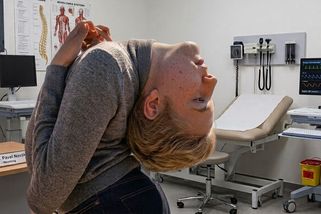 Narodil se s tak vyvrácenou hlavou, že mu dávali jen den života. Dnes vypadá jako reklama na štěstí - Médium.cz