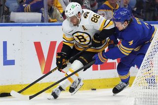 NHL | Surový zkrat zpečetil bostonský konec. Pastrňákovi bude třicet, v klubu potřebuje větší podporu - Sport.cz