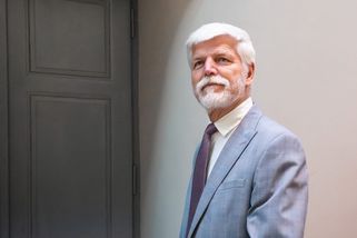 Pavel: Macinka znovu nepochopil dělbu rolí. Prezident je automaticky šéfem delegace na summitu NATO
