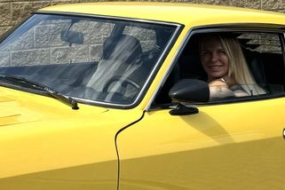 Kráska Diana Kobzanová ukázala nové auto! Je ještě starší ročník než já, dodává s úsměvem - Garáž.cz