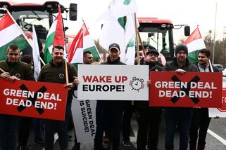 Zemědělci protestovali, s traktory vyjeli na hranice - Seznam Zprávy