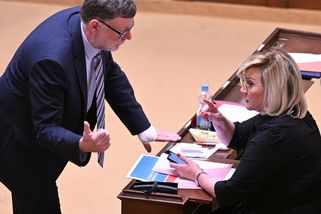 Rozpočet je na vodě, tepe končící vládu nová koalice. Chybět má až 95 miliard - Novinky