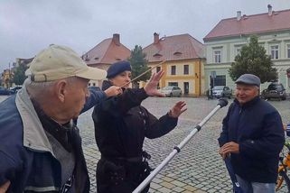 Důchodce v Dobřanech posílal Babiše do blázince. „Chocholouška na vás,“ křičel - Novinky