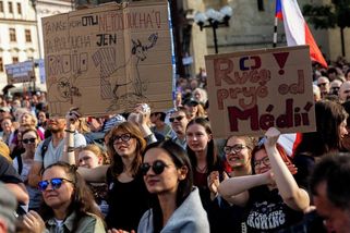 Češi chtějí zachovat zpravodajskou roli ČT a ČRo, ukázal průzkum - Seznam Zprávy