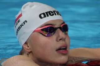 Dívka od narození bojuje s rozštěpem páteře. Přesto triumfuje v plavání - Seznam Zprávy