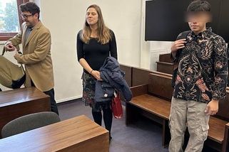 Žárlivý muslim v Plzni surově napadl přítelkyni. Může slavit, soud ho nevyhostil