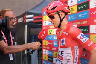 Pogačar je po operaci, zatím zůstává v nemocnici - Sport.cz