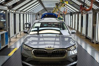 Tržby českých automobilek a dodavatelů dílů loni stouply o 1,6 procenta - Novinky