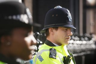 Britští policisté dostali výzvu k ramadánu. „Náboženství do služby nepatří,“ oponují kritici
