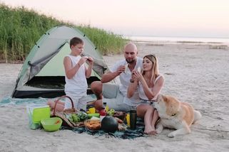 Nový zákaz na plážích oblíbené dovolenkové destinace pobouřil turisty. Češi mluví o omezování vlastní svobody