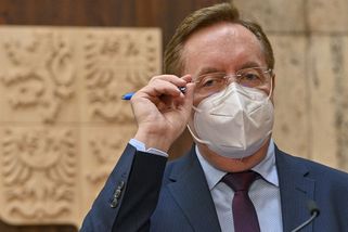 Arenberger: Koncem června by se mohli začít očkovat lidé nad 40 - Novinky