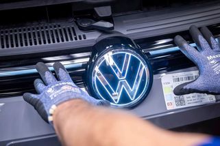 Ustupte, jinak nastane peklo. Zaměstnanci Volkswagenu se dál bouří proti velkému šetření