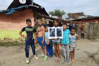 REPORTÁŽ: Romská osada, kde živoří jako před sto lety. Z chatrčí na Slovensku utíkali do Čech