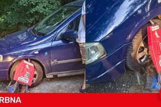 Cizinec v autě v zákazu vjezdu zatloukl úplně všechno. Nasazenou botičku pak chtěl násilím sundat