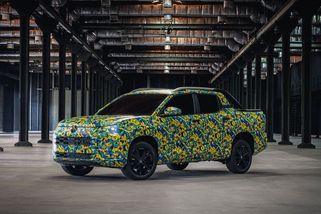 VW ukazuje svůj nový pick-up v nepřehlédnutelném maskování