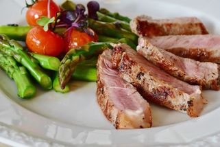 Co (ne)jíst při diabetu: Seznamte se s potravinami, které na jídelníček diabetika nepatří