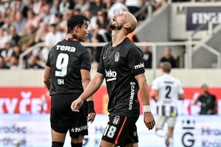 Jinde podepisují Salaha, my trpíme Černého, zlobí se fanoušci Besiktase