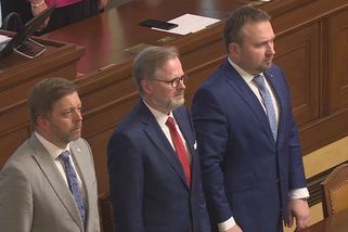 Špatné zprávy pro vládu Petra Fialy. Zcela jí věří jen dvě procenta Čechů