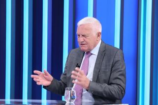 VIDEO: Pavel na motorce je frajeřina. Ocenění Posselta mu neodpustím, vzkázal pobouřeně Klaus