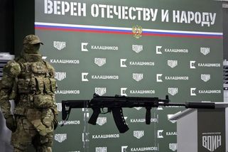 Západ je zděšen: Kalašnikov představil vylepšenou útočnou pušku AK-12+
