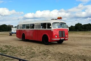Členové slavné kapely zahynuli při havárii autobusu v černý den naší historie - Médium.cz