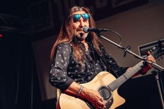 Zpěvák Jaroslav Albert Kronek: S kapelou se dá dělat větší cirkus - Novinky