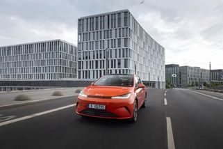 Čínská fabie přímo pro Evropu. Vyzkoušeli jsme unikátní pohon s dojezdem legendárního TDI