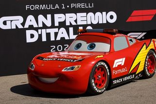 Blesk na trati. Před závodem F1 se po okruhu v Monze projede oblíbený filmový hrdina - Sport.cz