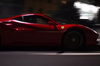 Život se supersportem Ferrari není žádná slast. Jeho provoz majitele stojí statisíce korun ročně