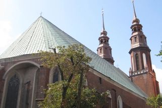 Polští archeologové odkryli hrob dvou žen pod katedrálou. Zvažují, co to znamená