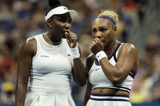 Hvězdná sesterská dvojice při comebacku na US Open vypadla v prvním kole - Sport.cz