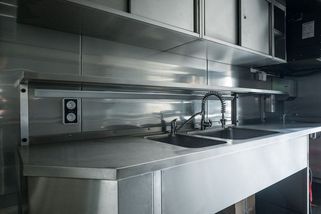 Vojáci poprvé ukázali kuchyni za 66 milionů. „Koupili fabii za cenu bavoráka“ - Seznam Zprávy