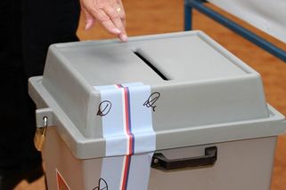 Nový průzkum: ANO oslabilo, prošli by Motoristé - Novinky