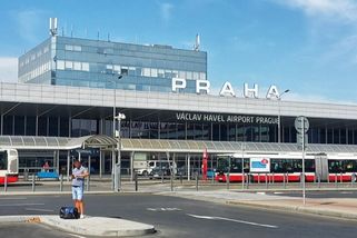 Novinky na letišti v Praze: Letos odletíte s 2 litry tekutin navíc, dopravu ale komplikuje přestavba