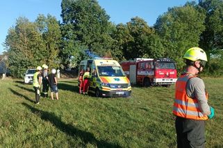 Holčička na Plzeňsku spadla do ohniště. Vážně popálenou ji převážel vrtulník do nemocnice - Novinky