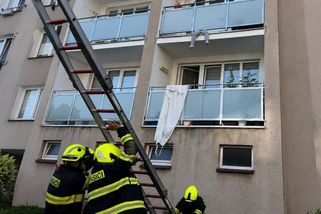„Okamžitě jsem volal pomoc.“ Z lodžie ve třetím podlaží visely nohy starší ženy