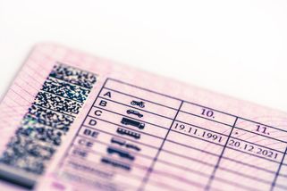 Bez tohoto papíru vám už řidičák nedají (2026): Nové pravidlo budí vášně, koho se to týká?
