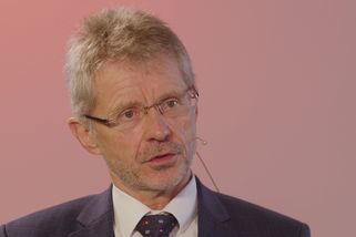 Babiš lže a nezastaví se před ničím, já už ho porazil. Co mi řekl Zeman, mě vyděsilo, říká Vystrčil | Prostor X