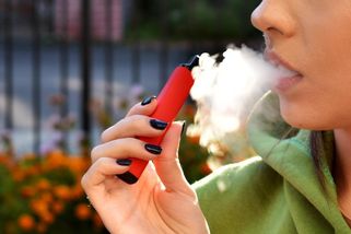 Dosud nejvíc alarmující důkaz o e-cigaretách. Vědci popsali, co přesně dělá vapování s lidskou DNA