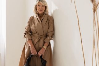 Šik v každém věku: Helena Harabinová nosí moderní outfity i po šedesátce - Proženy.cz
