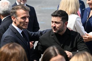 Macron slíbil Zelenskému střely do protivzdušných systémů