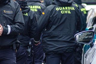 Španělská policie zatkla Češku, je podezřelá z obchodování se zbraněmi - Novinky