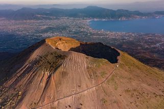 Zkáza novodobých Pompejí se blíží. Probouzí se supervulkán a ohrožuje celou Evropu - Médium.cz