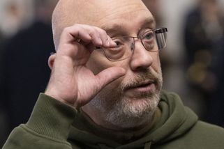 Předražené jídlo pro armádu? Ukrajinský ministr obrany půjde na kobereček - Novinky